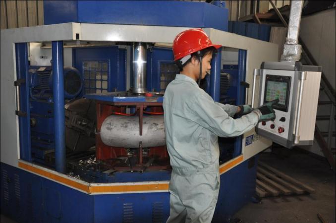 不銹鋼彎頭生產(chǎn)設(shè)備